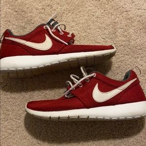 Red Nike Roshe One (6.5Y)